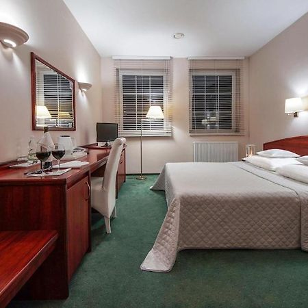 Hotel Sara Kolo  Luaran gambar