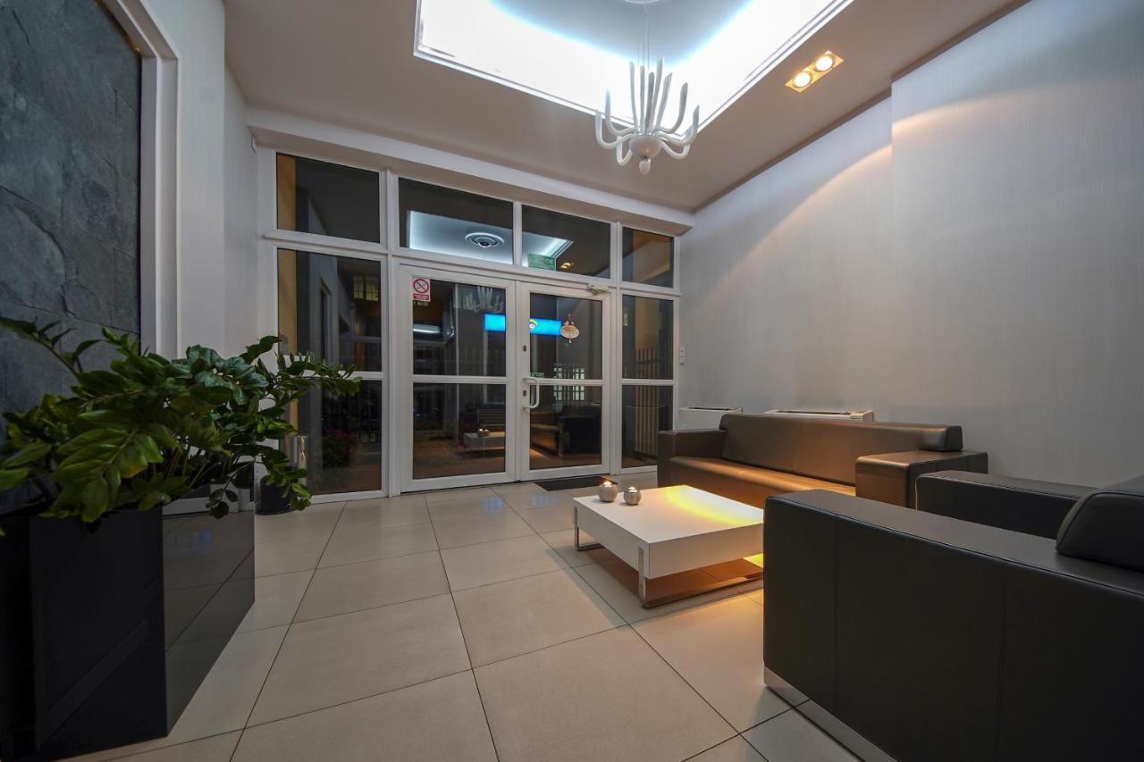 Hotel Sara Kolo  Luaran gambar