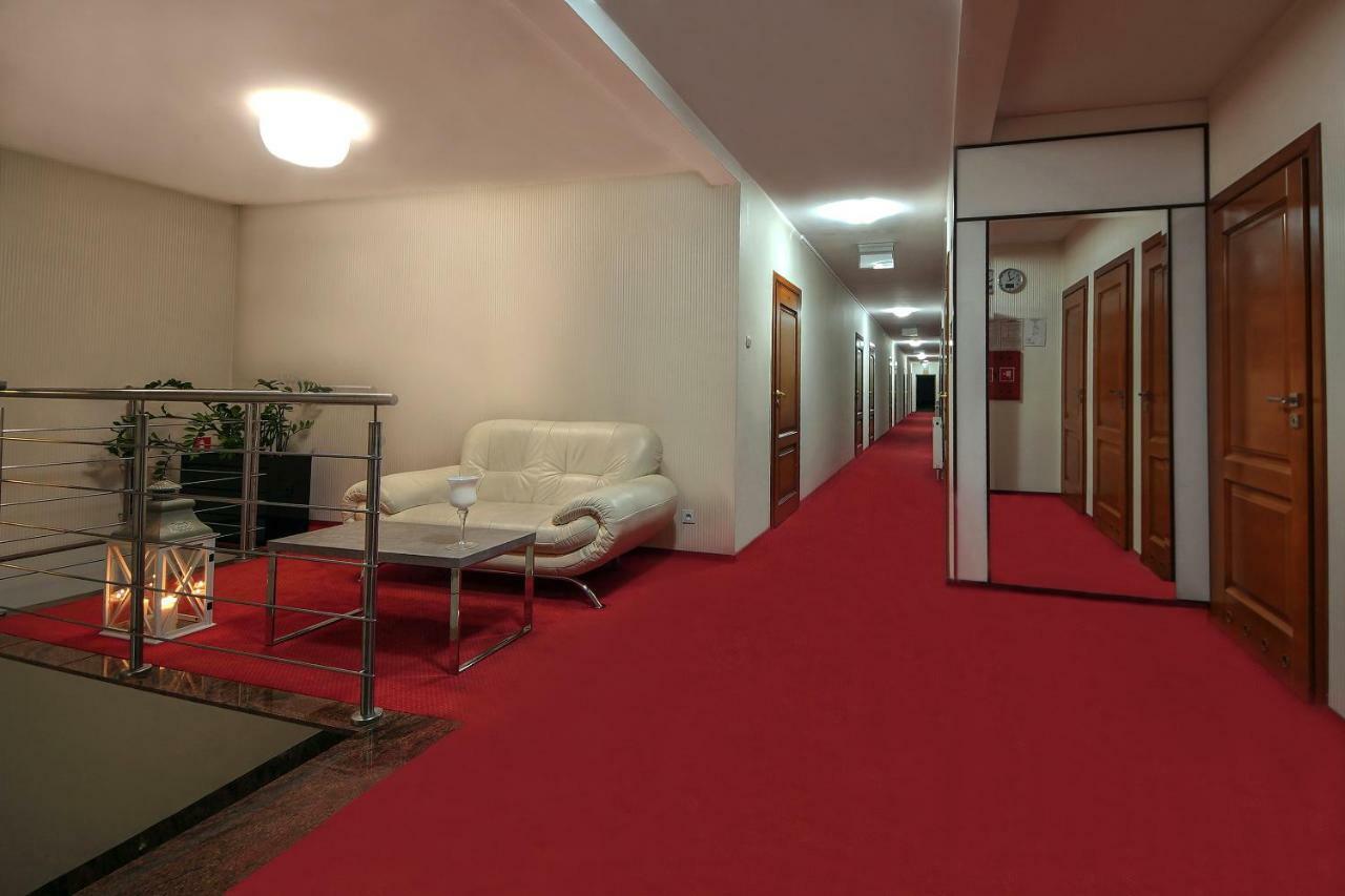 Hotel Sara Kolo  Luaran gambar